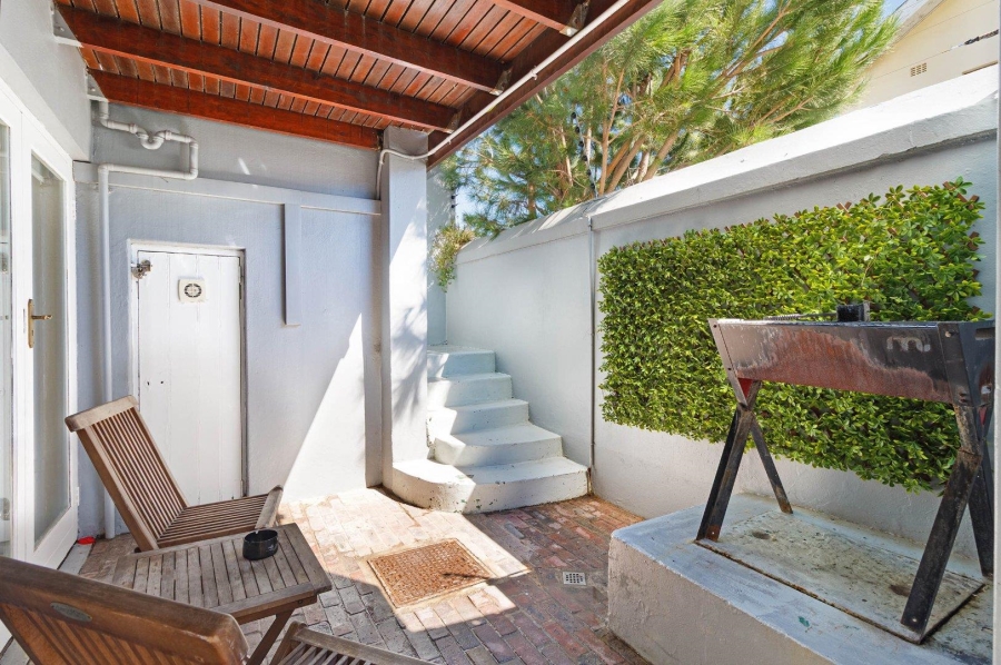 To Let 2 Bedroom Property for Rent in Sea Point Western Cape